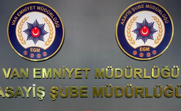 Van’da farklı suçlardan aranan 13 kişi tutuklandı