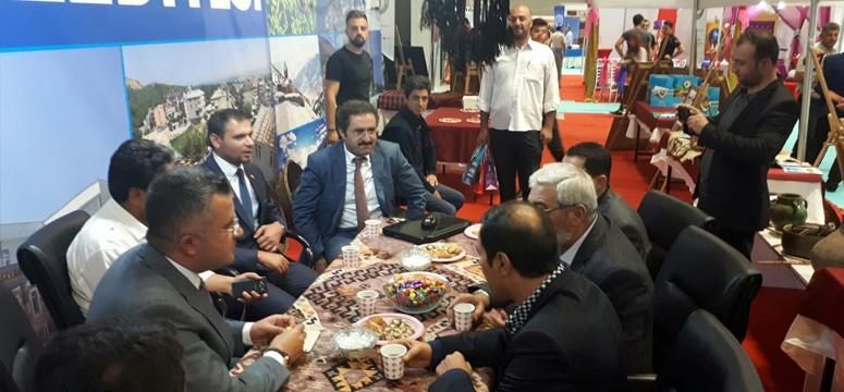 Turizm fuarında Gevaş ürünlerine yoğun ilgi