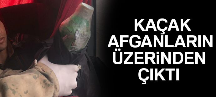Kaçak Afganların üzerinde uyuşturucu madde çıktı
