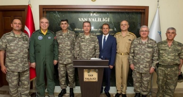 Genelkurmay Başkanı Orgeneral Akar, Van
