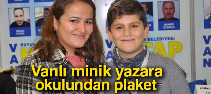 Vanlı minik yazara okulundan plaket