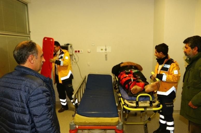 İş makinesinin üzerine çığ düştü: 1 yaralı