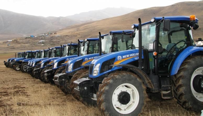 Artos Dağı eteğinde traktör tanıtımı