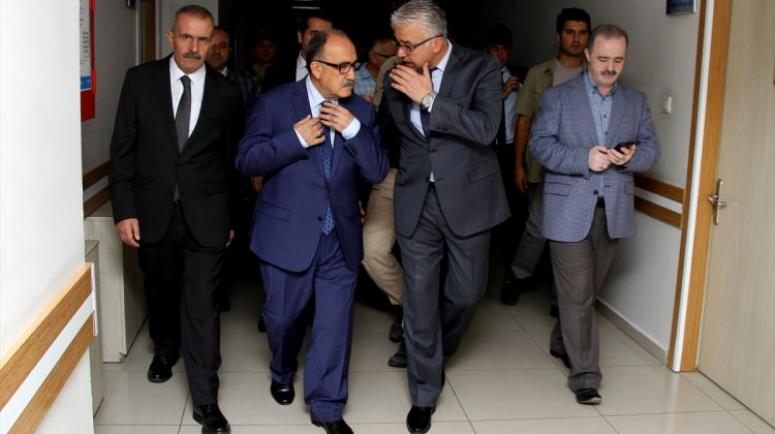 Vali Taşyapan ve Ak Parti Milletvekilleri saldırıda yaralanları ziyaret etti