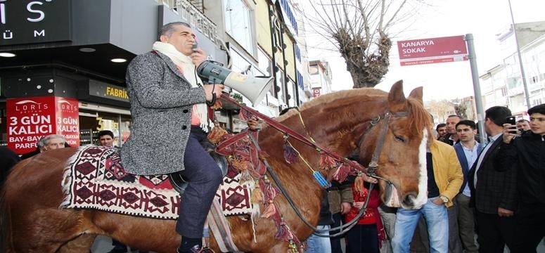 Sanatçı Aydın Aydın