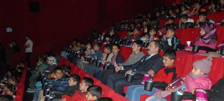 Tuşbalı öğrenciler sinema ile buluştu