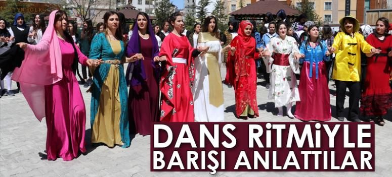 Öğrenciler dans ritimleriyle barışı anlattılar