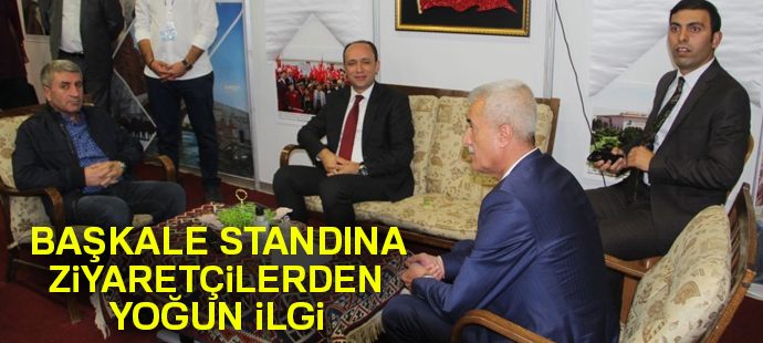 Başkale standına ziyaretçilerden yoğun ilgi