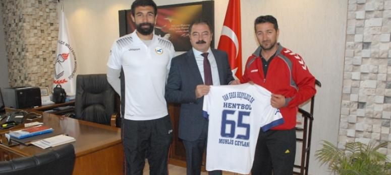 Hentbolculardan Müdür Ceylani