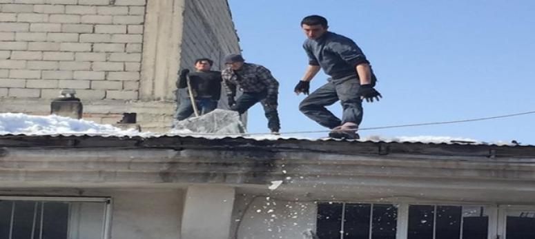 Cemre düşmesi ile ısınan havalar vatandaşı damlara çıkardı