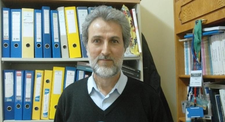 Doç. Dr. Orhan Deniz: 