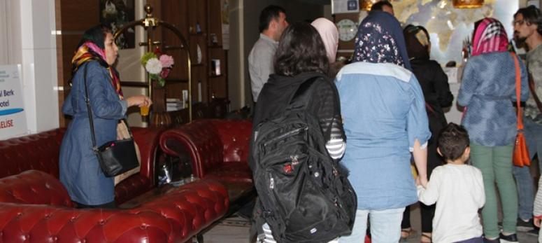 İranlı turistler bin yıllık geleneklerini Van