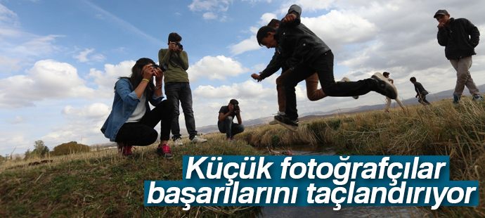 Küçük fotoğrafçılar başarılarını taçlandırıyor