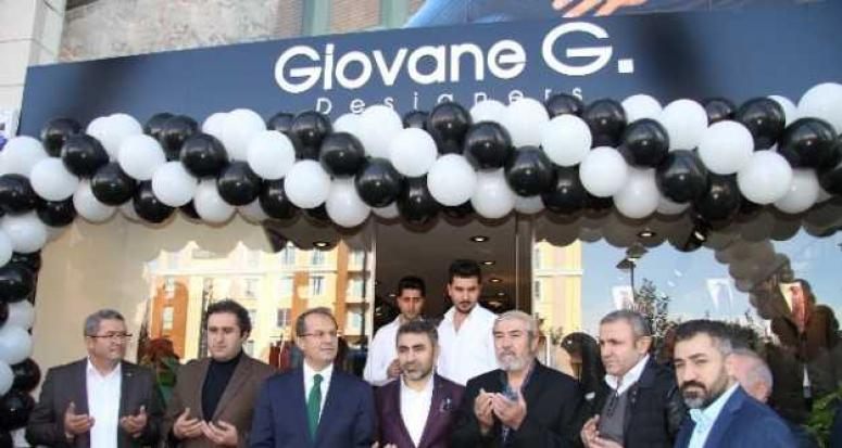 Giovane Gentile 43. mağazasını Van