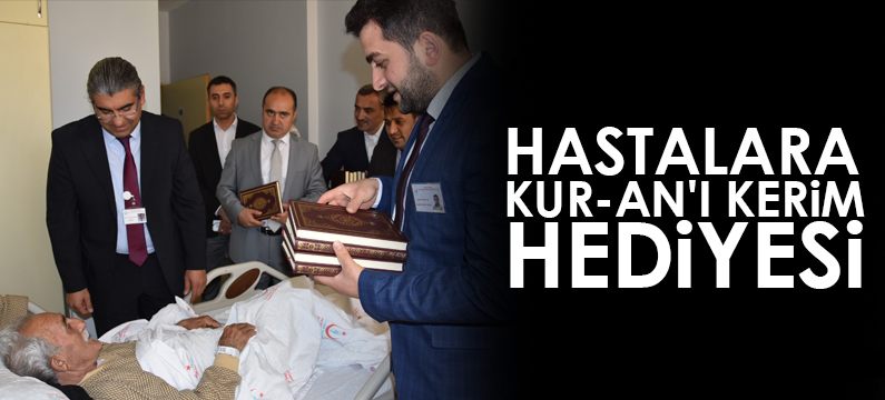 Başhekim Parlak, serviste yatan hastalara 