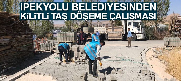 İpekyolu Belediyesinden kilit taşı döşeme çalışması