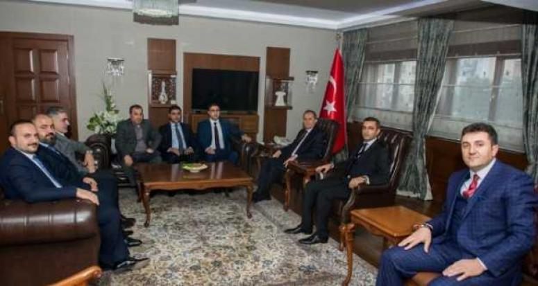 Vanlı iş adamlarından Vali Taşyapan