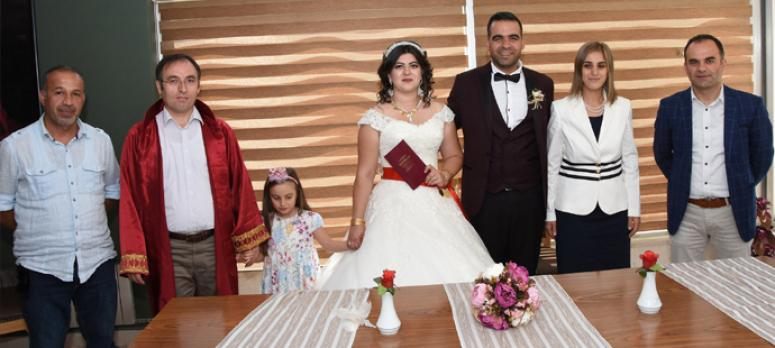 Kayyum Akgül, personelinin nikâhını kıydı 