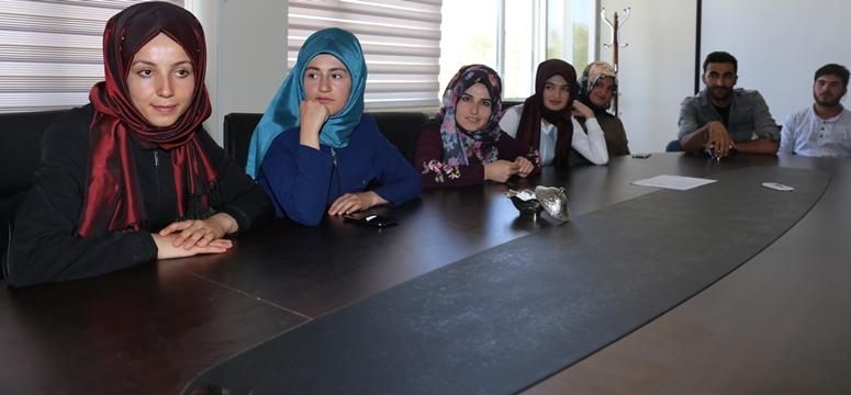 Üniversiteli öğrenciler Kaymakam Doğramacı