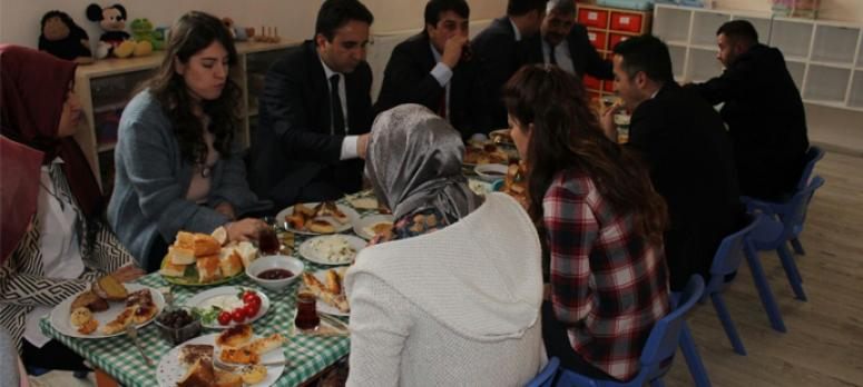 Kaymakam Dundar, öğretmenlerle bir araya geldi