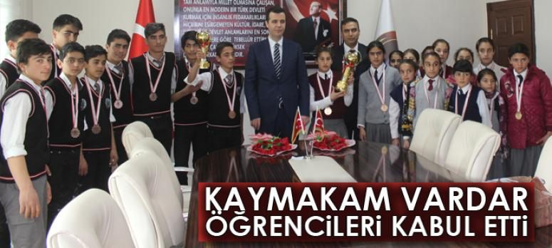 Kaymakam Vardar, sporcu öğrencileri kabul etti