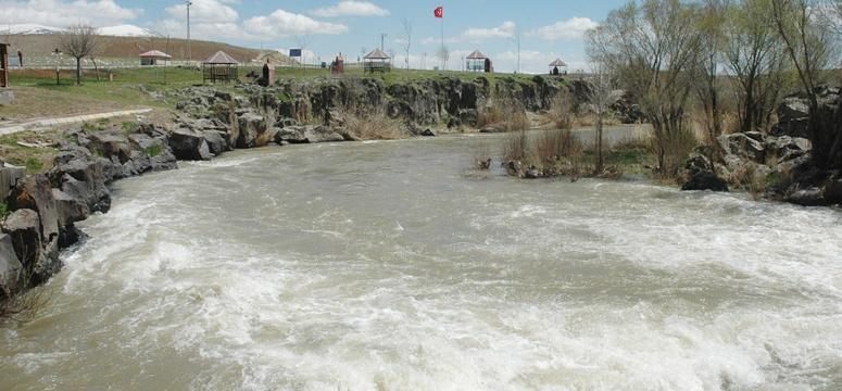 Balık göçünü erken izlemek isteyen vatandaşlar hayal kırıklığı yaşadı
