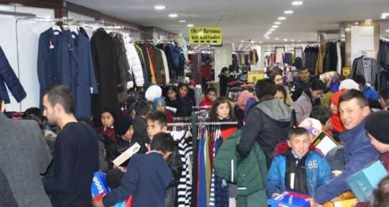 Kırgız asıllı öğrenciler gönüllerince eğlendi