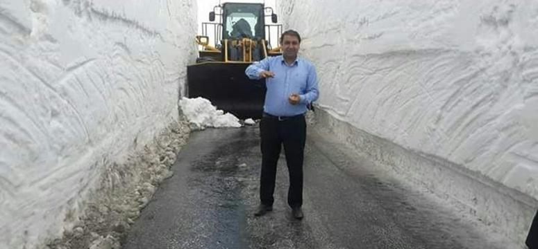 Bahçesaray yolunda kar temizleme çalışması
