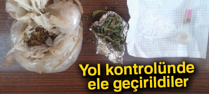 Jandarma yol kontrolünde 112 gram metamfetamin ile 300 gram kubar esrar ele geçirdi