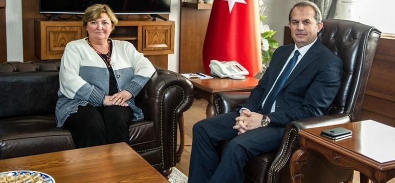 Vali Taşyapan, Pascale Moreau