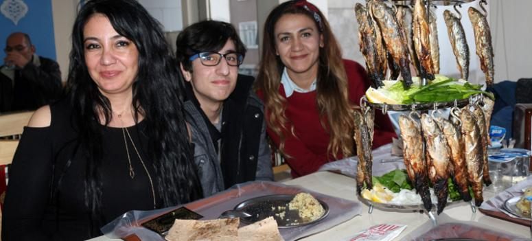 Kışın Van usulü tandırda balık ilgi görüyor