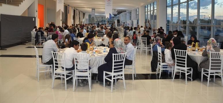Gençlik Hizmetleri ve Spor İl Müdürlüğü personeli iftarda bir araya geldi 