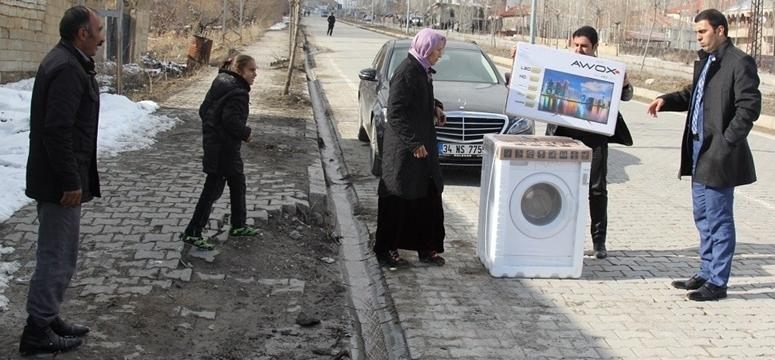 Eşi cezaevinde olan kadına kaymakamlık sahip çıktı