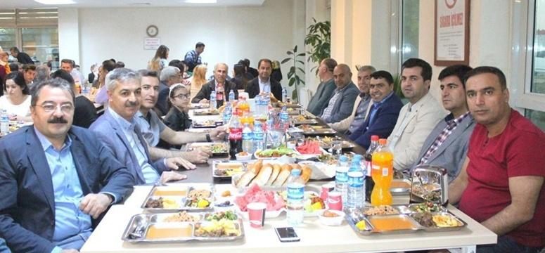 Eğitim çalışanları iftar yemeğinde buluştu