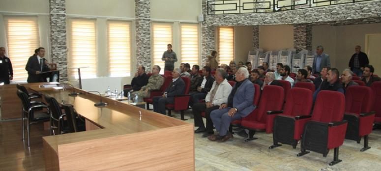 Edremit Asayiş Bot Komutanlığından balıkçılara konferans 