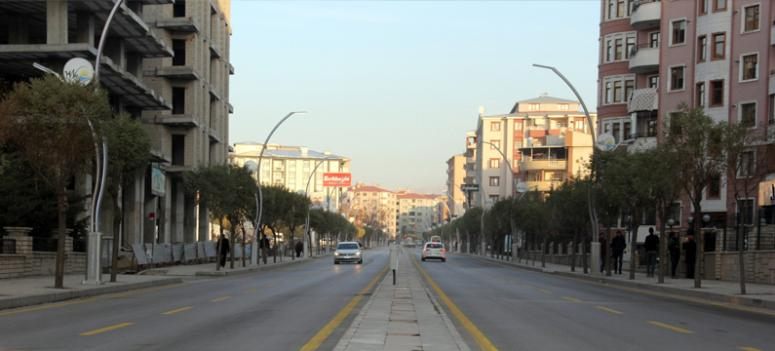 İki Nisan Caddesi