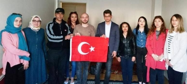 Aday öğretmenlerden şehit ailelerine anlamlı ziyaret