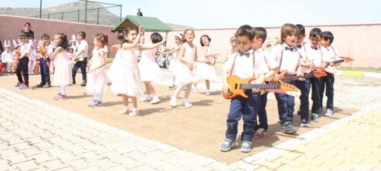 Anaokulu öğrencilerinden 23 Nisan etkinliği