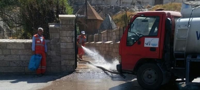 Bayram öncesi türbe ve mezarlıklar temizlendi