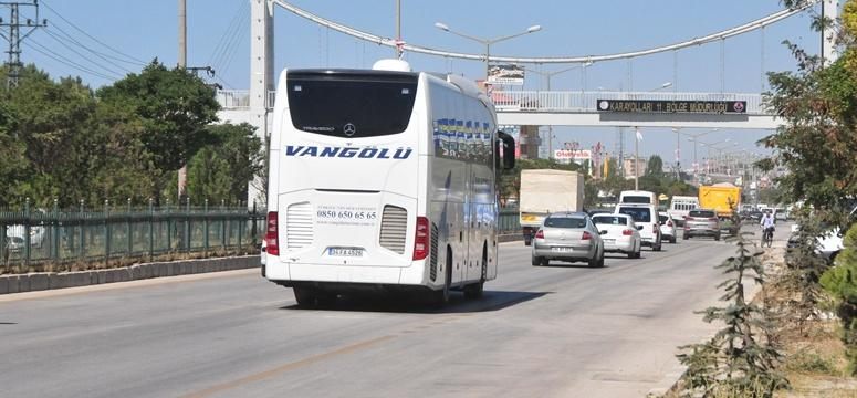 Havalimanı ve otogarda bayram sessizliği
