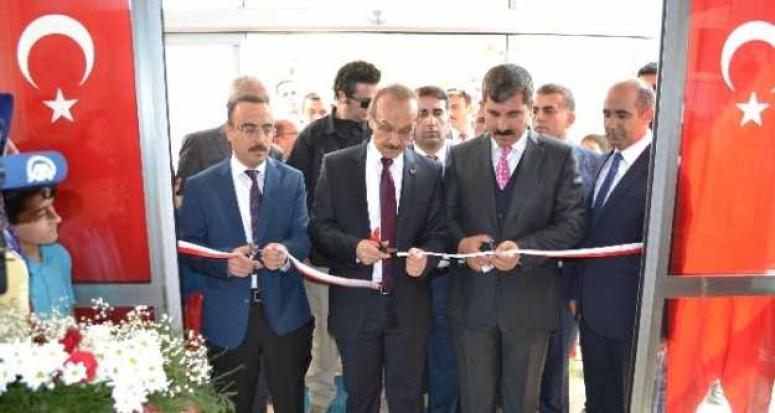 Resim sergisinde dikkat çeken maket