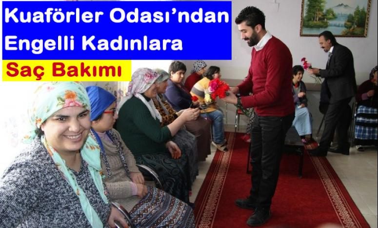 Zihinsel ve ruhsal engelli kadınlara saç bakımı