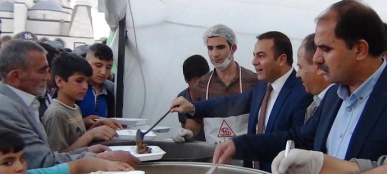 Kaymakam Yaşar halkla iftarını açtı