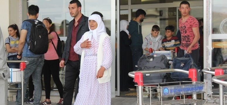 Şehit aileleri umreden döndü