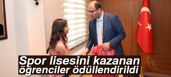 Spor lisesini kazanan öğrenciler ödüllendirildi