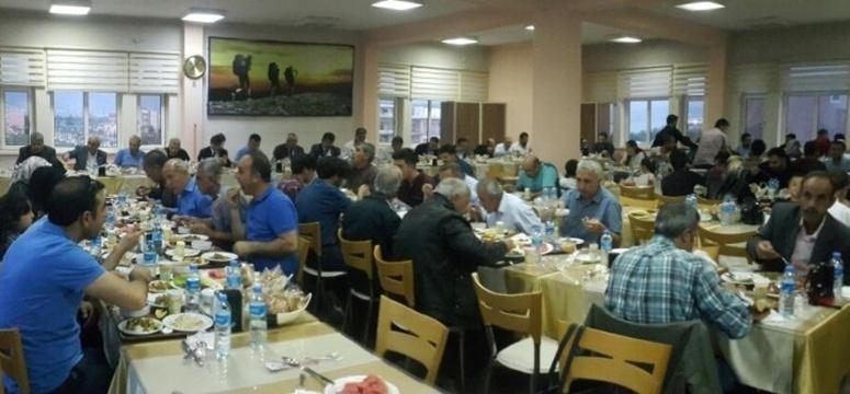 YYÜ personeli iftarda bir araya geldi