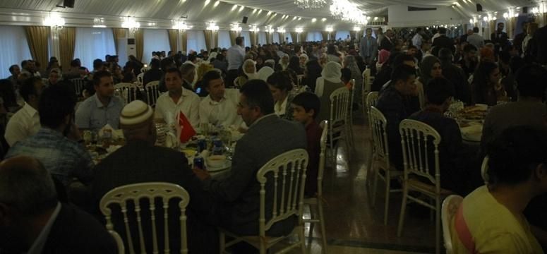 İpekyolu Belediyesinden şehit ve gazi yakınlarna iftar