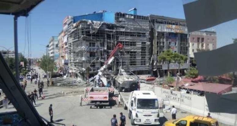 Vanlılardan terör saldırısına sert tepki