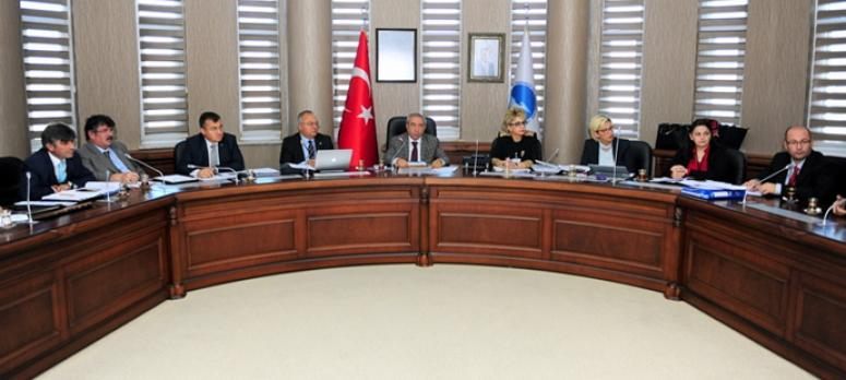 YÖK heyeti YYÜ Senatosuyla bir araya geldi