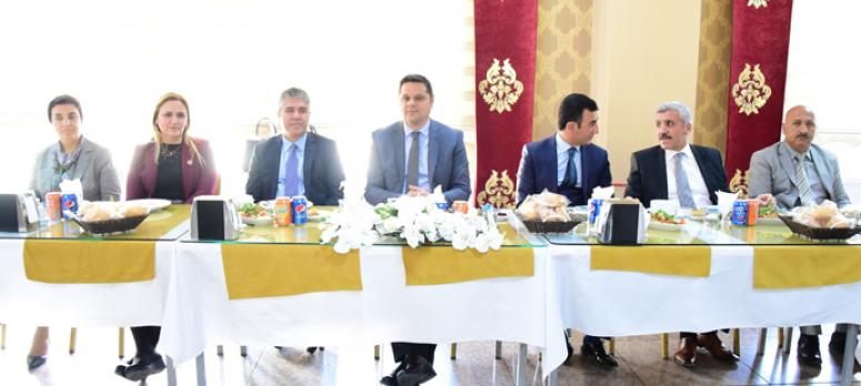 Başkan Vekili Öztürk, muhtarlarla bir araya geldi